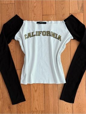 *SOLD* California Off Shoulder Top W Solid Black Long Sleeves